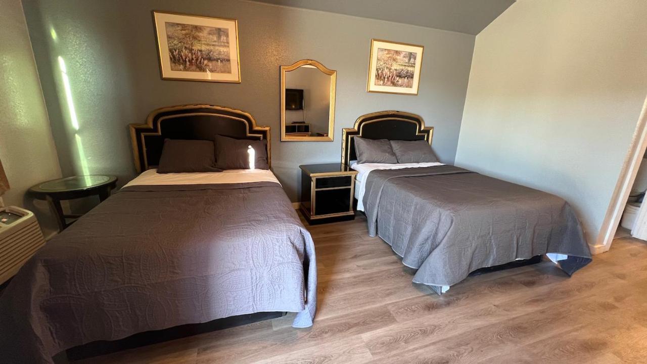 Texas Lodge Kenedy Екстер'єр фото