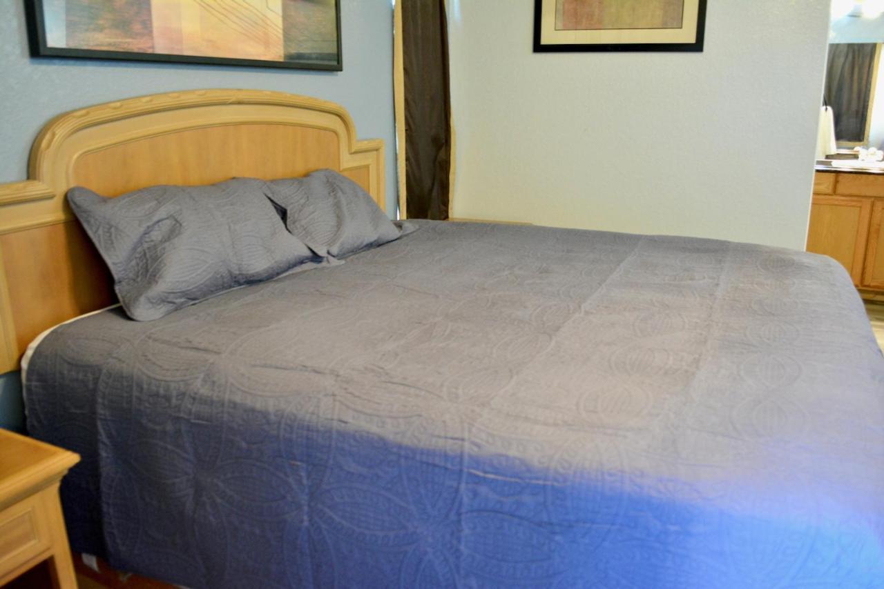 Texas Lodge Kenedy Екстер'єр фото