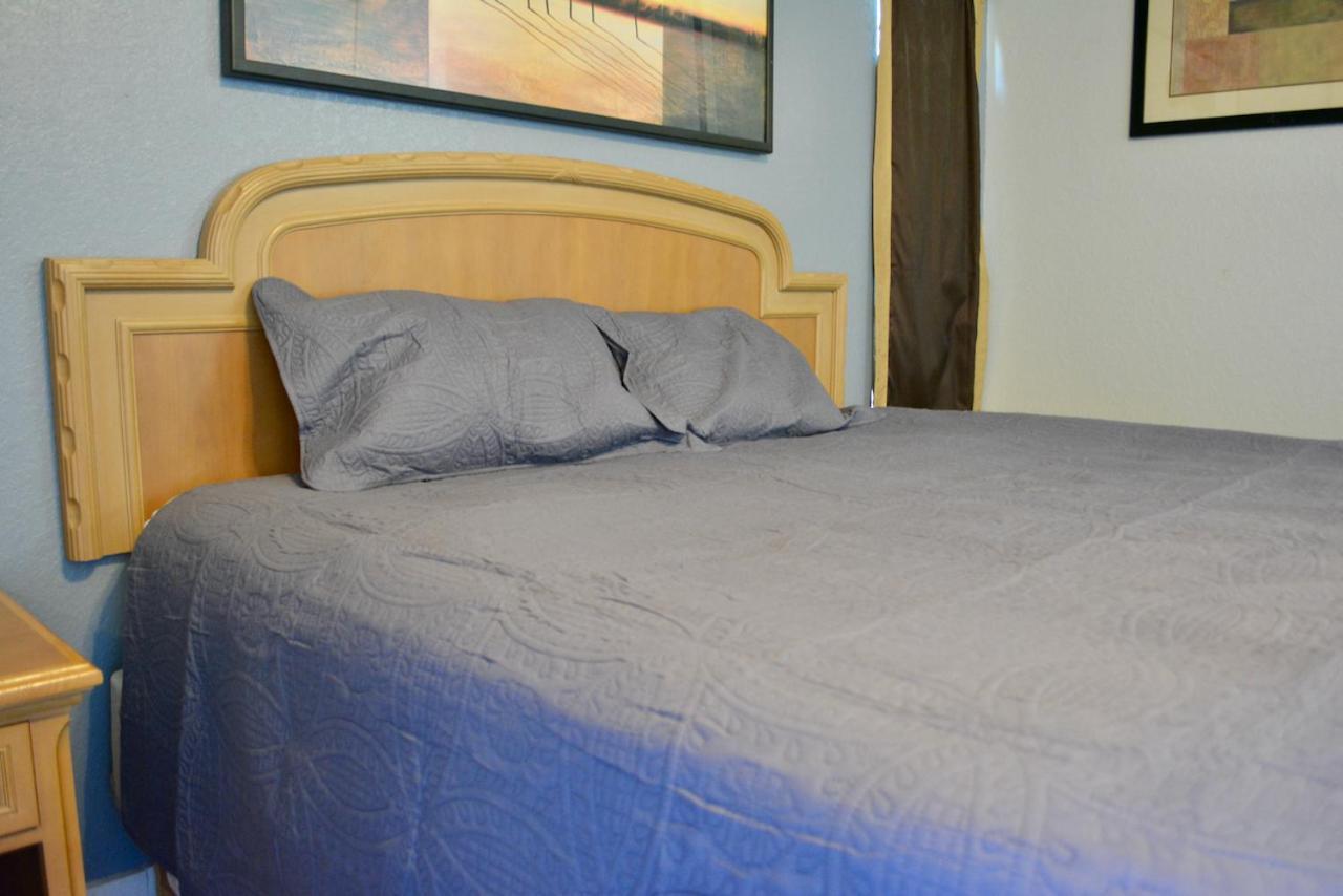 Texas Lodge Kenedy Екстер'єр фото